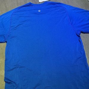 Men’s lululemon vent tech size medium, new condition